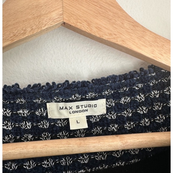 Max Studio London • Double Knit Tweed Bateau Neck Shift Dress in Navy Blue - Picture 6 of 7